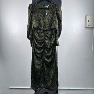Moon River Green‎ Long Sleeve Gown with V-neck
